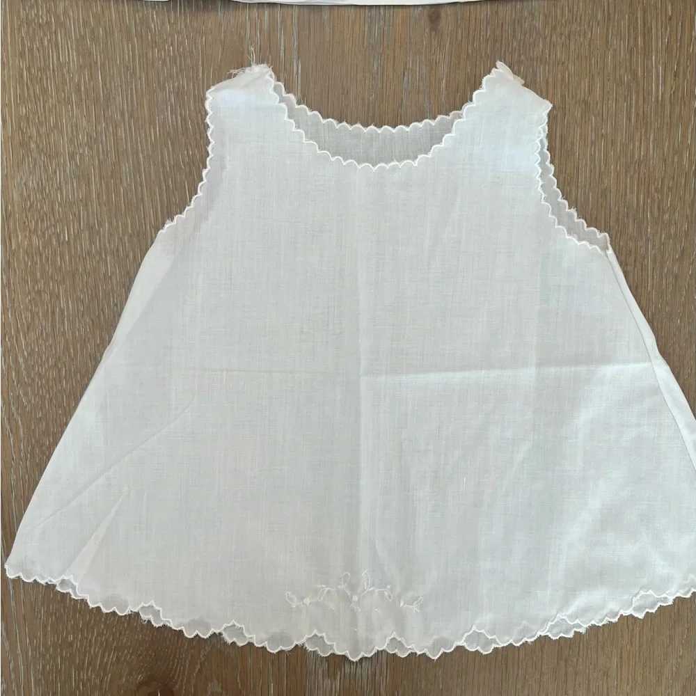 Feltman Bros Vintage white baby gown with overcoat white buttons infant 0-3 mos‎